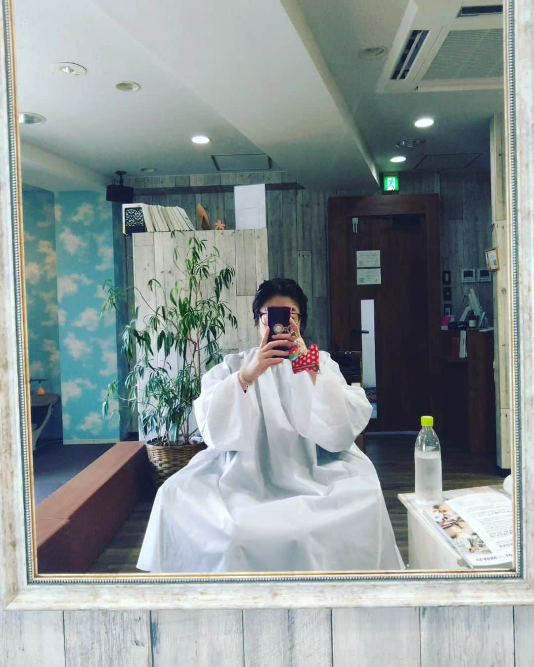 工藤亜耶さんのインスタグラム写真 - (工藤亜耶Instagram)「邪気は毛先に溜まるらしいとのTikTokを見たタイミングで、予約してた美容院にて邪気払い☺ナイスタイミング！！！  三連休の最後はメンテナンスデイ(^o^)  家に帰ったら、玄関綺麗にしようw」9月18日 11時27分 - ayakudou