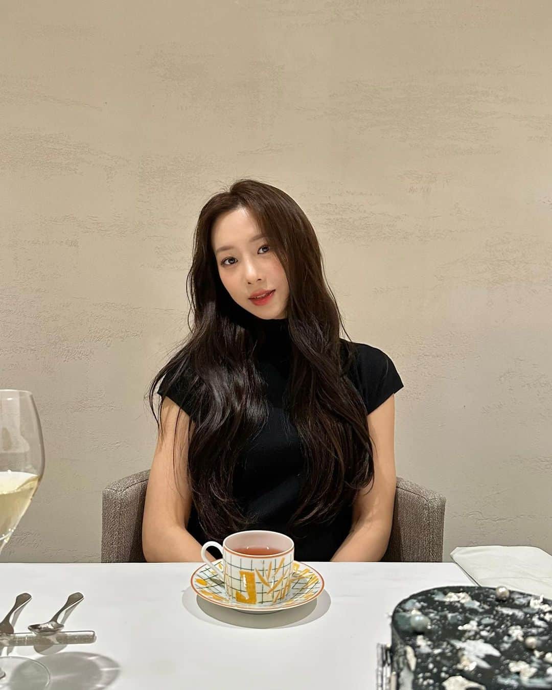 のインスタグラム：「🖤🫶🏼」