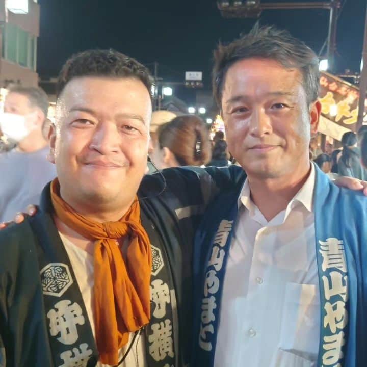 青山大人さんのインスタグラム写真 - (青山大人Instagram)「#石岡のお祭り 😃👍🔥🔥  今年も無事に開催されました。#常陸國總社宮 から、神様の移られた御神輿が町内を進みます。地元のエネルギーが炸裂します🌾👏👏😃 #輪番町 、関係各位の皆様、お疲れ様でした。素晴らしい開催をありがとうございました😃  今年は駅前で#モルドバワイン もお祭りに参加😆🍷 青山は日本モルドバ議連の事務局次長です。そのご縁で、#モルドバ 共和国大使館から参事官らも駆けつけました。#日本のお祭り 、石岡のお祭りに圧倒されていました😳😃🎇。  #石岡市　#石岡　#石岡のおまつり　#青山やまと #茨城6区 #祭」9月18日 11時55分 - aoyamayamato