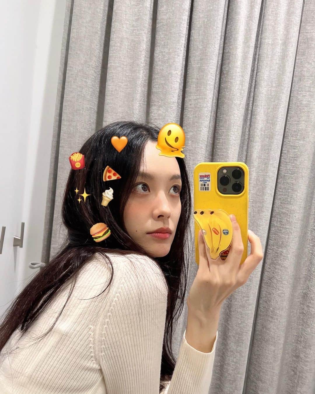 イーランのインスタグラム：「🫠💭」