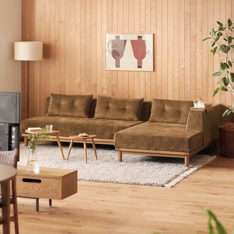 Re:CENO（リセノ）さんのインスタグラム写真 - (Re:CENO（リセノ）Instagram)「【 セール対象 】culum unit sofa ソファーセット Aタイプ  リセノでは、9月30日までの期間限定で クリアランスセールを開催中です。  49アイテムを今だけの限定価格にて、 お買い求めいただけます。  人気のアイテムを、お得に買い揃えるチャンス。  すべて在庫なくなり次第終了アイテムですので、 気になる商品がある方はお早めに！  ---------------------------------------  ▼culum unit sofa ソファーセット Aタイプ  ①BR/左アーム ￥328,000→￥262,400  ②BR/右アーム ￥328,000→￥295,200  ③NA/左アーム・右アーム ￥328,000→¥262,400  畳に寝転がっているような 安定感のある座り心地が魅力のソファー。  横幅248cmの幅広ソファーを楽しめる 「2人掛け＋カウチ」の組み合わせです。  贅沢な居心地を感じられる広さで ３人で座っても十分なスペースが確保できます。  ---------------------------------------  ●掲載アイテムとセール商品の一覧は、 商品タグのリンクよりご確認いただけます。  #receno #interior #interiorstyling #furniture #naturalvintage #sale #リセノ #インテリア #インテリアショップ #北欧 #ナチュラルインテリア #シンプルインテリア #ソファー #ソファ #リビング #暮らし #カウチソファー #クリアランスセール #セール」9月18日 12時00分 - receno.interior