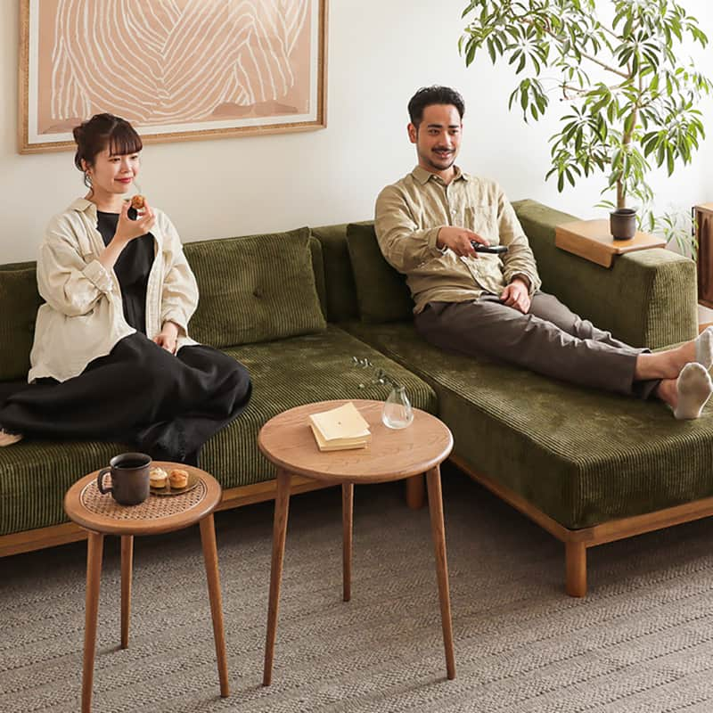 Re:CENO（リセノ）さんのインスタグラム写真 - (Re:CENO（リセノ）Instagram)「【 セール対象 】culum unit sofa ソファーセット Aタイプ  リセノでは、9月30日までの期間限定で クリアランスセールを開催中です。  49アイテムを今だけの限定価格にて、 お買い求めいただけます。  人気のアイテムを、お得に買い揃えるチャンス。  すべて在庫なくなり次第終了アイテムですので、 気になる商品がある方はお早めに！  ---------------------------------------  ▼culum unit sofa ソファーセット Aタイプ  ①BR/左アーム ￥328,000→￥262,400  ②BR/右アーム ￥328,000→￥295,200  ③NA/左アーム・右アーム ￥328,000→¥262,400  畳に寝転がっているような 安定感のある座り心地が魅力のソファー。  横幅248cmの幅広ソファーを楽しめる 「2人掛け＋カウチ」の組み合わせです。  贅沢な居心地を感じられる広さで ３人で座っても十分なスペースが確保できます。  ---------------------------------------  ●掲載アイテムとセール商品の一覧は、 商品タグのリンクよりご確認いただけます。  #receno #interior #interiorstyling #furniture #naturalvintage #sale #リセノ #インテリア #インテリアショップ #北欧 #ナチュラルインテリア #シンプルインテリア #ソファー #ソファ #リビング #暮らし #カウチソファー #クリアランスセール #セール」9月18日 12時00分 - receno.interior