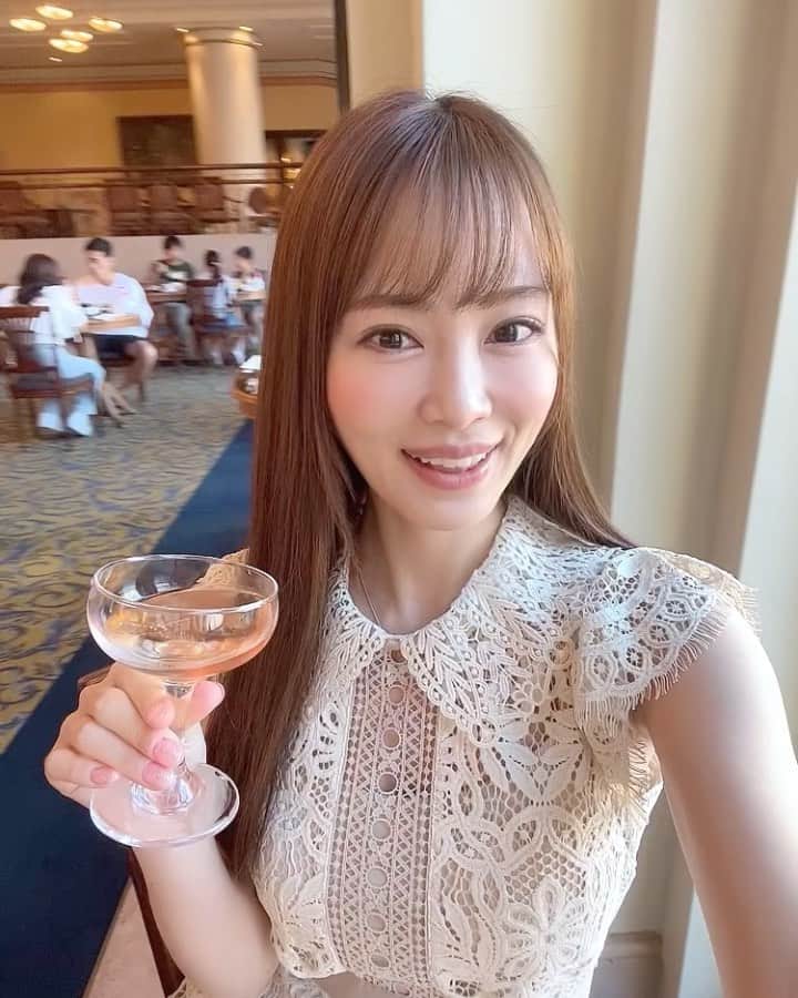 青山智美のインスタグラム：「💖 【 🤍眉アートメイク2回目🤍 】 ⁡ ⁡ KARIS beauty clinic @sefa_artmake_on さん で眉アート✨🎵✨ ⁡ 写真2枚目デザイン&麻酔中🤗❤️ ⁡ 私は施術中も痛くなくて余裕でしたぁぁ🫶🏻😊 ⁡ メイクも楽チンで 嬉し〜〜〜いっっっ🥰💕💐　 ⁡ ⁡ ♡ ♡ ⁡ ⁡ あなたとあなたの大切なひとたちが 笑顔で幸せでありますように…💖💖 ⁡ ⁡ ⇨ @tomomibeauty ⁡ ⁡ @sefa_artmake_on  #ONCLINIC #PR #オンクリニック #アートメイク  #韓国アートメイク #韓国芸能人眉 #銀座ONクリニック #眉アートメイク #眉アート #眉アートメイク施術後  ⁡ ⁡ *♢ ♡ ＊ ♡ ✩ ♡ ♩ ♡・♡ ° ♡ ❁ ♡ ✩ ♡° ⑅◡̈*」