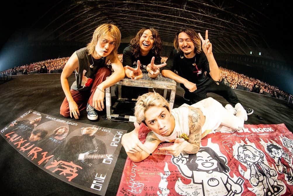 のインスタグラム：「Yesterday show was Amazing!!! You guys are Awesome!! We'll come back soon☺️  Photo by @ruihashimoto 📷」