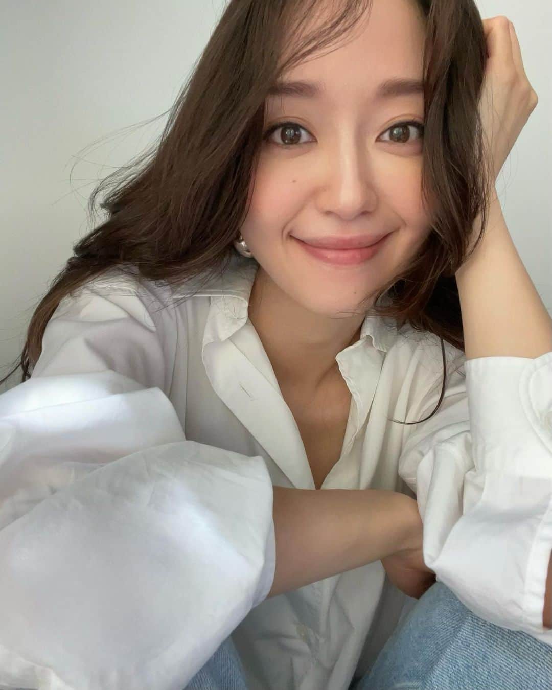 松島花のインスタグラム：「: こんにちは〜♡皆さん、 3連休どう過ごしていますか😊 街はあちこちでお祭りしていますね♪ 皆さんは好きな屋台、何ですか⁇ 私は"あんず飴"😋あとソースせんべい😍 小さい頃は"わたあめ"だったな〜🫶🏻 : 朝晩は秋の気配をほんのり感じることが できますが🍁日中はまだまだ暑いですね☀️ そろそろ涼しくなってほしいな〜💨 体調に気をつけて、無理せず 今週もがんばりましょう♡パワー✊🏻 : #monday #祝日 #月曜の花  #今週もよろしくお願いします」
