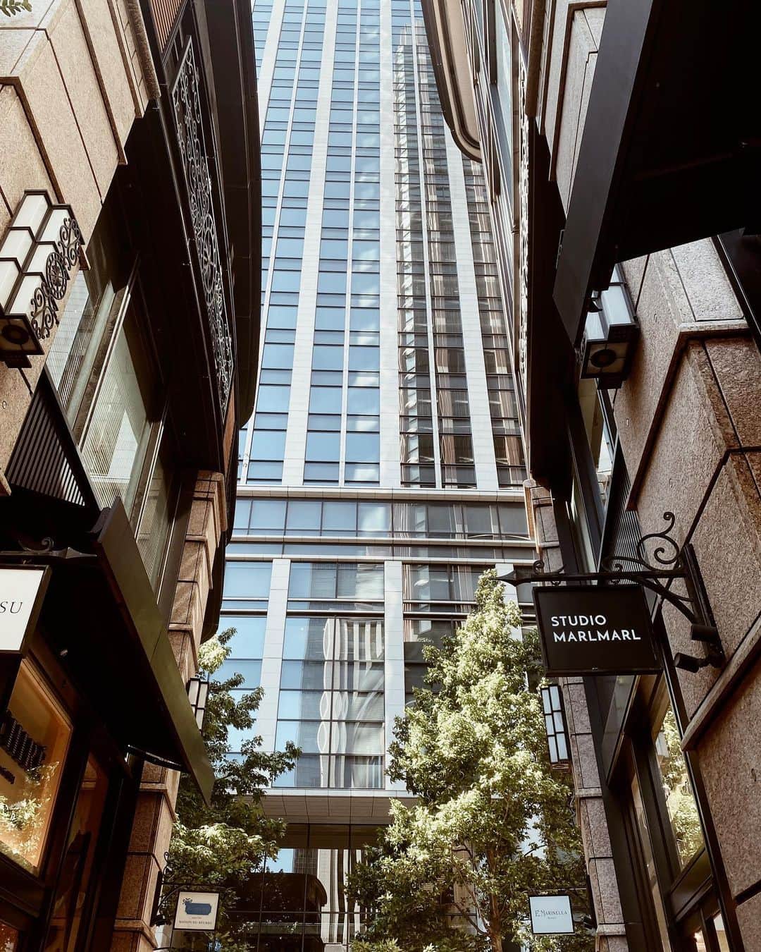 倉園由菜のインスタグラム：「. 丸の内っていつ来ても好き。 #丸の内 #marunouchi」