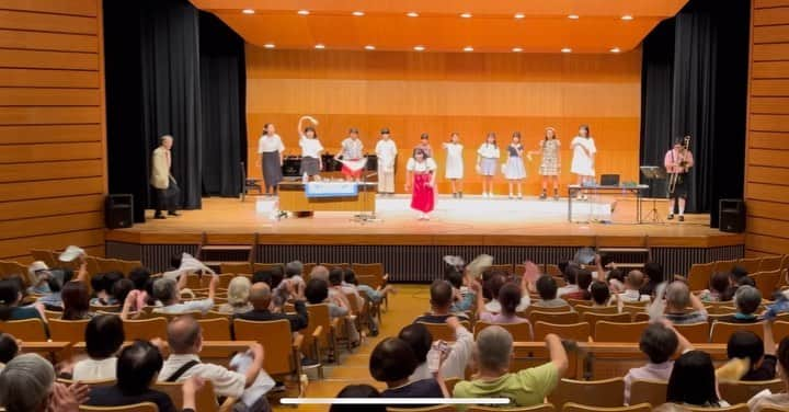 北川桜のインスタグラム：「昨日は、神奈川 伊勢原 ウクライナ 人道危機救援 北川桜~ヨーデルの世界 に出演しました  老若男女 沢山の方に、アルプスの掛け声と共に楽しんでいただきました😄 静かに聴くのも良いし、体全体で聴くのもアルプスには欠かせない♪  #ヨーデル #北川桜 #ヨーデル北川桜とエーデルワイスムジカンテン #神奈川 #伊勢原 #ウクライナ #チャリティー #神奈川イベント #伊勢原イベント #イベント情報」