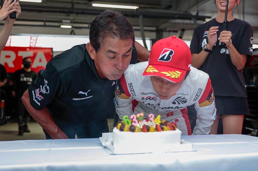 野尻智紀のインスタグラム：「63/34  サーキットでのお祝いは、悪ふざけが怖いよね👿🙄」