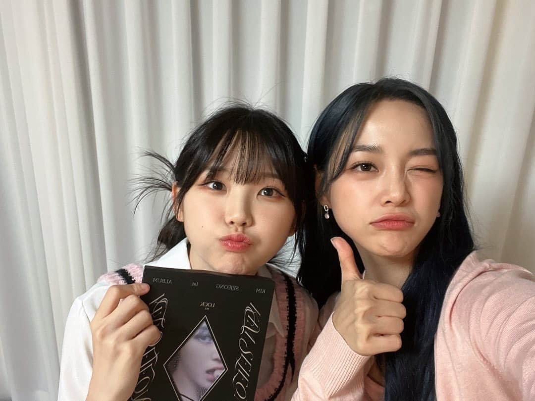 キム・セジョン（Gugudan SeMiNa）さんのインスタグラム写真 - (キム・セジョン（Gugudan SeMiNa）Instagram)「우정잉 님과💖💝」9月18日 18時22分 - clean_0828