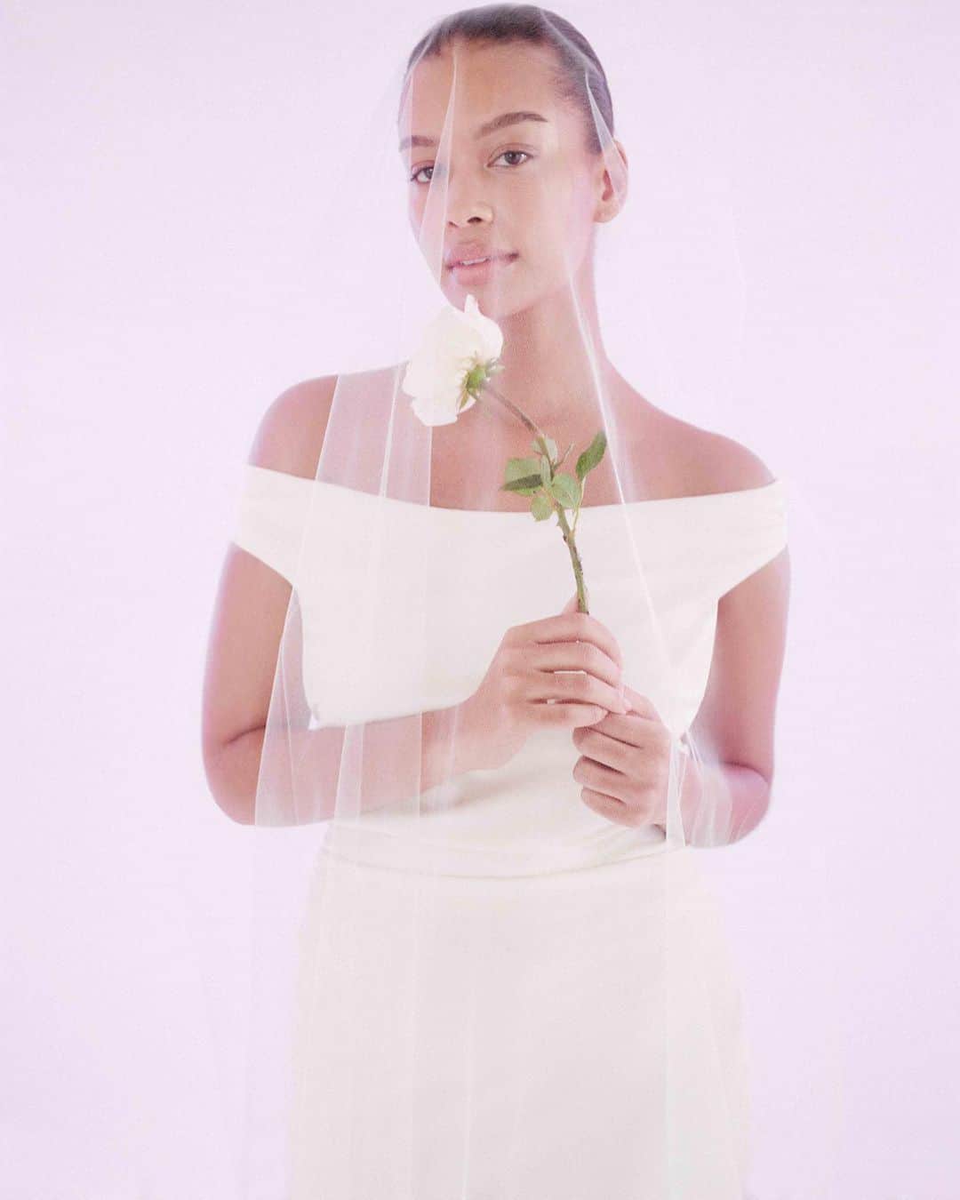 ベック&ブリッジのインスタグラム：「Meet Eternity, new feminine and chic styles added to The Wedding Edit. Designed + made in Australia. ⠀⠀⠀⠀⠀⠀⠀⠀⠀ Available online and in store at the Double Bay (By Appointment), Emporium and Karrinyup boutiques. ⠀⠀⠀⠀⠀⠀⠀⠀⠀ #becandbridge #theweddingedit #bridal」