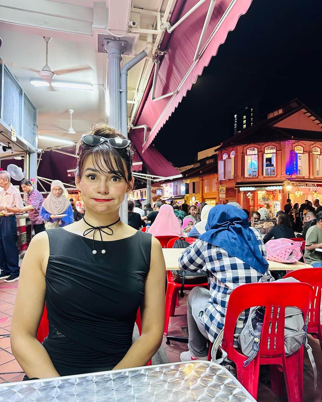 のインスタグラム：「My second favorite face to make😶  Also, hawker centers are my new favorite place to eat at🤗🤩 . . . . #apriliman #yogadaily #yogagirl #traininghard #gymeveryday #workouteveryday #summertime #summervibes #summerstyle #summeroutfit #summernight #ootdfashion #fashionblogger #modellife #modeling #feminine #womanstyle #singaporelife #singaporean #singaporegirl #worldtraveler #globetrotter #hawkercentre」