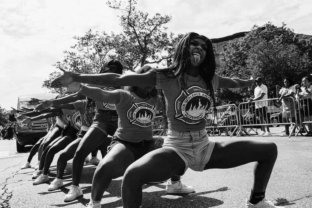 Q. Sakamakiさんのインスタグラム写真 - (Q. SakamakiInstagram)「54th Annual African American Day Parade in Harlem. Lots of music, fun and hope for no more gun violence. #AfricanAmericanDayParade #harlem #NYC」9月18日 13時11分 - qsakamaki