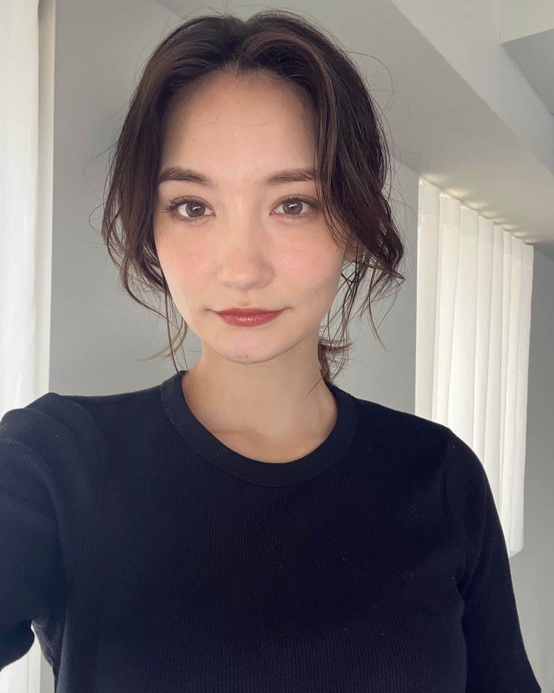 山神アリシアのインスタグラム：「🐦‍⬛」