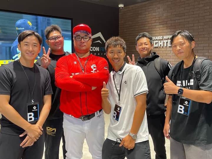上田剛史のインスタグラム：「パワフルスピリッツvs All HOKKAIDOの解説致しました。  まさかの斎藤佑樹＋駒大苫小牧の本間くん中澤くん三木くんにも久々会えました🤝 兵頭って人は多分同級生w  野球を盛りあげる為に皆さん活発です💪💪  素晴らしい企画⚾️  試合の模様はYouTubeでご覧ください‼️‼️🙇‍♂️」