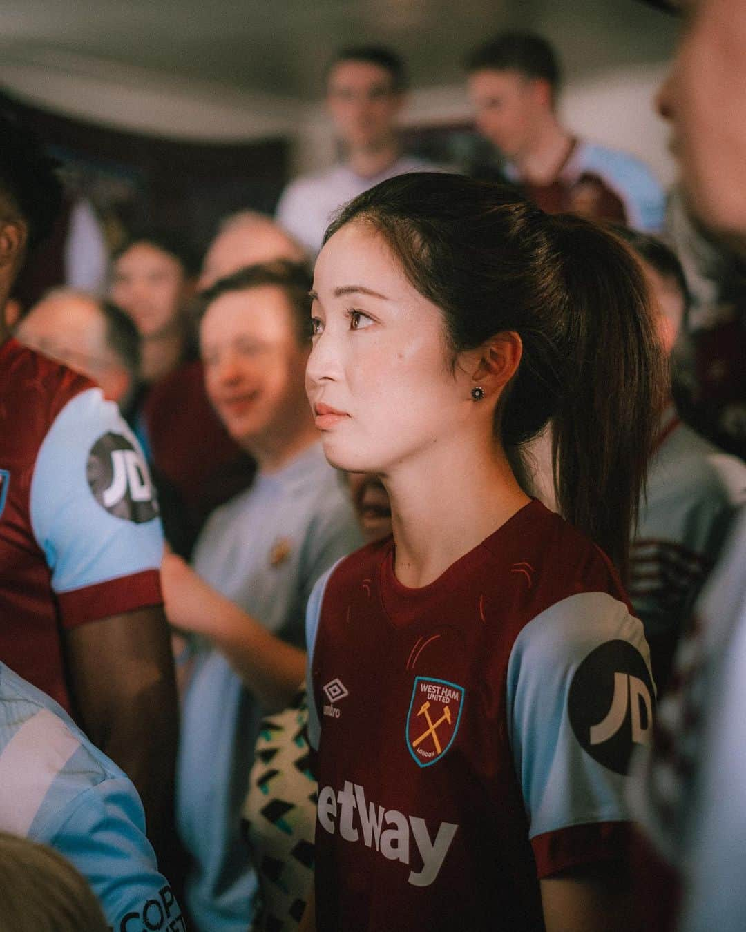 清水梨紗のインスタグラム：「📷🫧  2023/24 season home kit ⚒️  #westham  #westhamwomen」