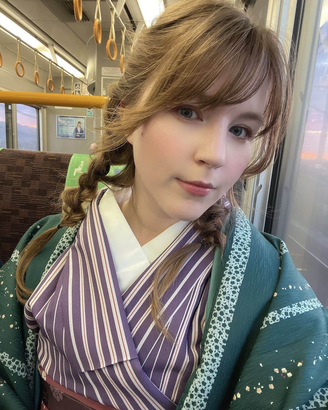 ジューン・ラブジョイさんのインスタグラム写真 - (ジューン・ラブジョイInstagram)「Today is public holiday in Japan ! Let's go on a date ! 💕⠀ ⠀ Bon lundi ! Aujourd'hui, c'est un jour férié au Japon, et si on allait se balader quelque part ? 🍡🍙⠀ ⠀ #kimono #cute #model #train #japan #japon #tourisme #tourism #ootd #photooftheday⠀」9月18日 14時21分 - junelovejoyy