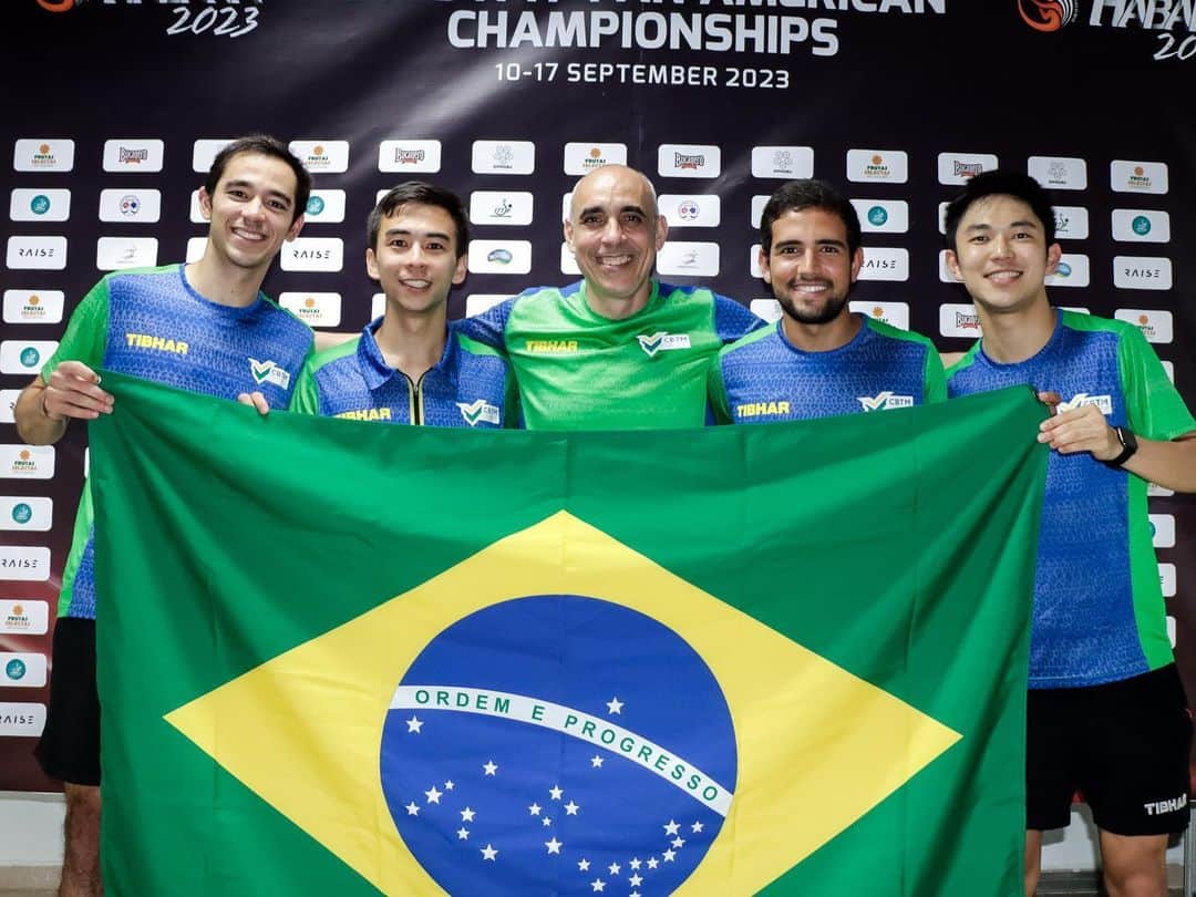 のインスタグラム：「Classificados pra Paris 2024! ✅🤩  O Campeonato Pan-Americano foi um grande desafio pra mim, com 12 jogos em 6 dias. Mas saio de Cuba feliz por ter conseguido conquistar meu 13º título individual nas Américas e ajudado a garantir a classificação da nossa equipe para Paris 2024 🤩 • Qualified to Paris 2024 ✅   The Pan American Championships were a big challenge for me, with 12 matches in 6 days. But I’m happy for having managed to win my 13th singles title in the Americas and helping our team qualify for Paris 2024!  @xiom_global @petrobras @spinsightesndigital  @timebrasil  #BocomBBM #BolsaAtleta  📷 ITTF Americas」