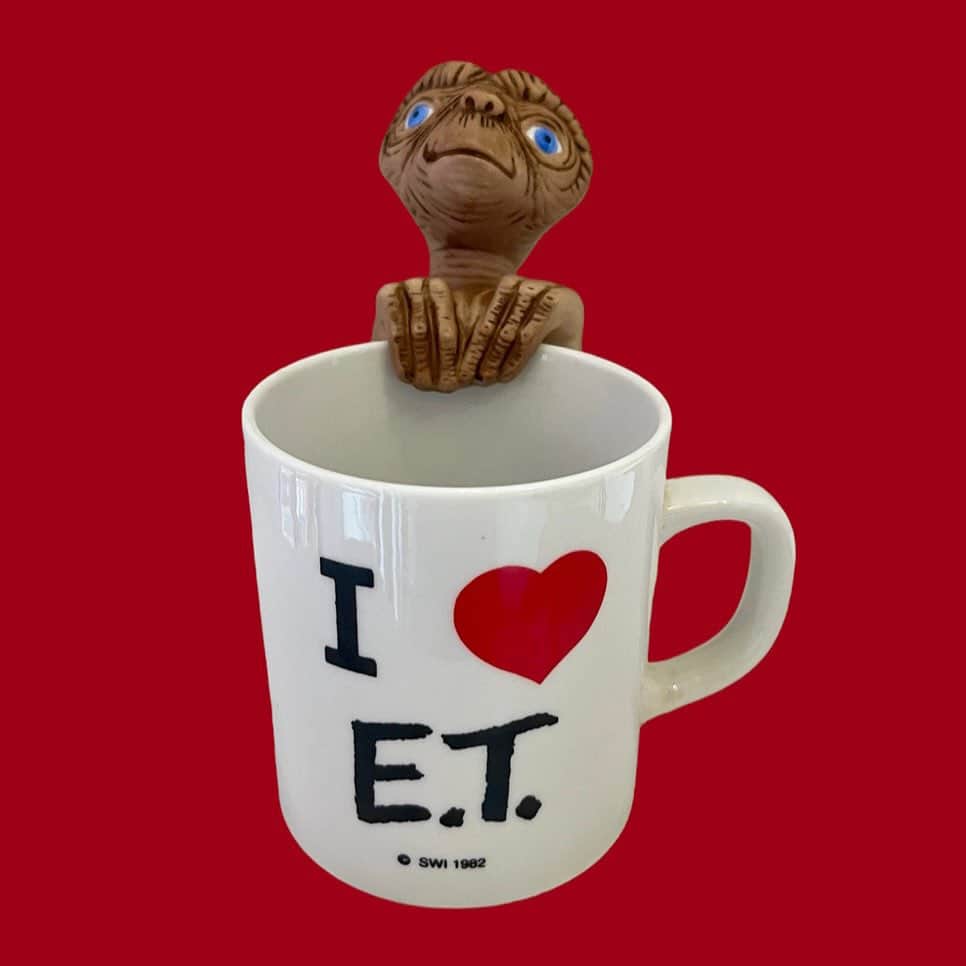 おもちゃやSPIRALのインスタグラム：「80's E.T.×AVON 入荷しました！  ふちこみたいに使えます！  I❤️E.T. Mugもかわいいです☕️」