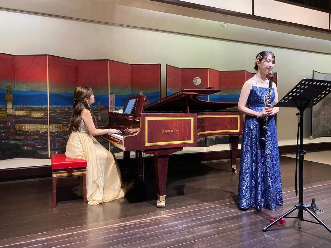 若林愛さんのインスタグラム写真 - (若林愛Instagram)「野原舞花ちゃん @maika.nohara とのMuseum Concert💖 お越しいただいた皆さま、ありがとうございました♪  光が丘美術館、とても美しい場所でした✨ 一部はフランスもの、二部は日本の作曲家の曲を✨  舞花ちゃんの感性は本当に素晴らしく、演奏を楽しみながら勉強させてもらいました🥺💓ありがとう✨ . #museum #clarinet #piano #クラリネット #wearebuffet #光が丘美術館」9月18日 14時18分 - megumi.cl