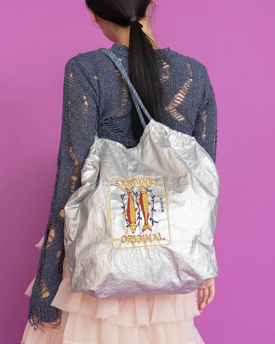 CASSELINIさんのインスタグラム写真 - (CASSELINIInstagram)「🎀23AW item🎀  food embroidary market bag ¥6,600(inc.tax) ribbon beads mobile strap ¥4,950(inc.tax) ribbon beads bag ¥9,900(inc.tax) freshwater pearl ribbon necklace ¥4,400(inc.tax) scrap embroidary tote bag ¥6,600(inc.tax) scrap embroidary purse ¥8,800(inc.tax) motif wallet ¥8,250(inc.tax) metal mesh shoulder ¥9,900(inc.tax)  #Casselini #キャセリーニ #MIXMATCHROMANTICS」9月18日 14時29分 - casselini_official