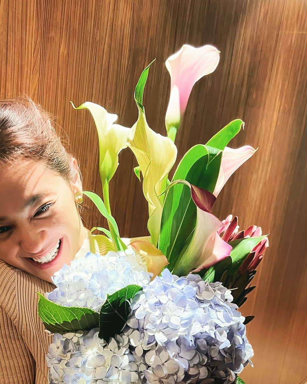 中村アンのインスタグラム：「36🩵💐🌼🪻🌷🫧」