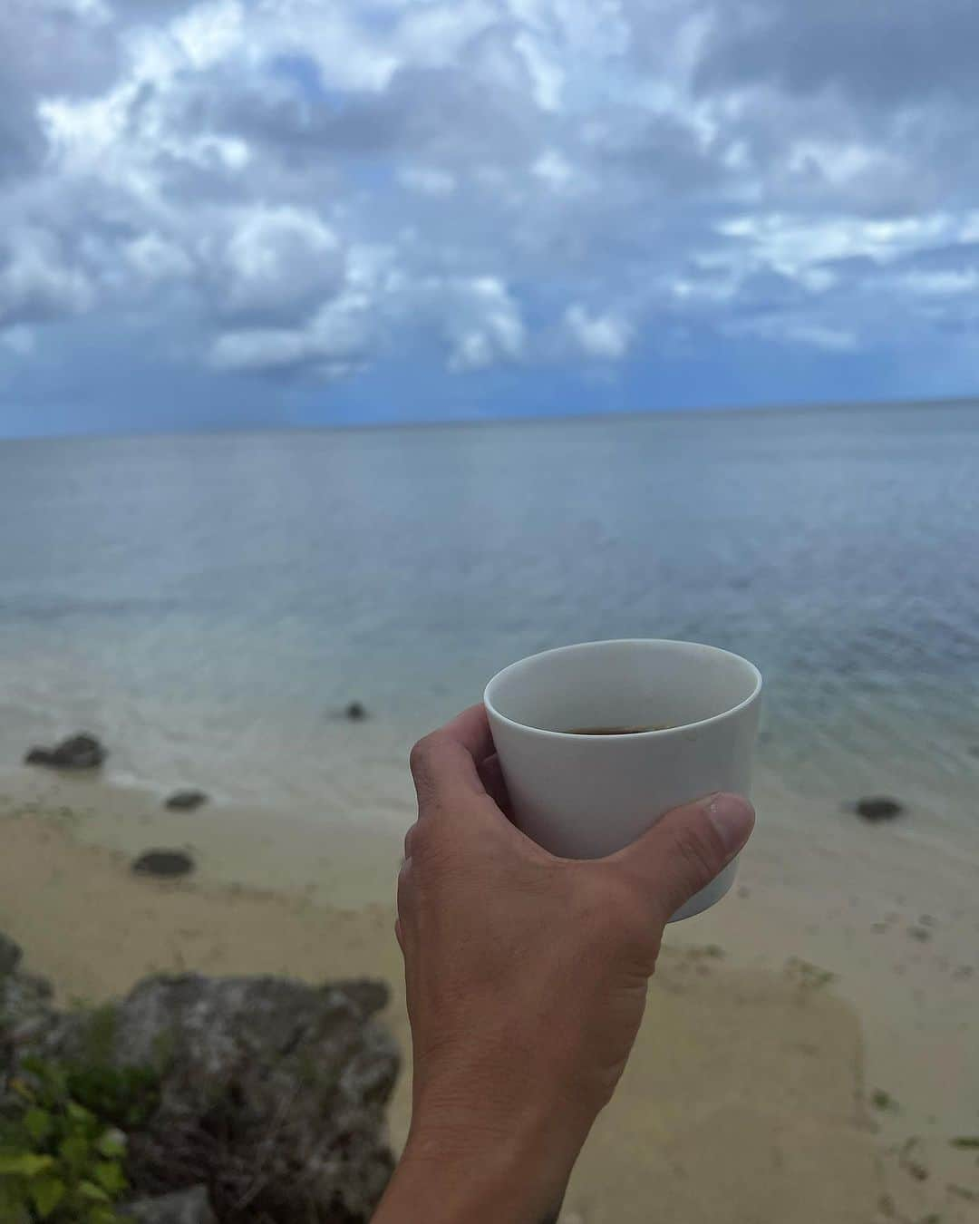 山本美憂さんのインスタグラム写真 - (山本美憂Instagram)「I don’t even know where the heck you are lol but im here in 🇬🇺; where you took off ✈️ hope you’re being a good boy up there(nah)…. Miss ya!」9月18日 15時11分 - miyuu_krazybeeee