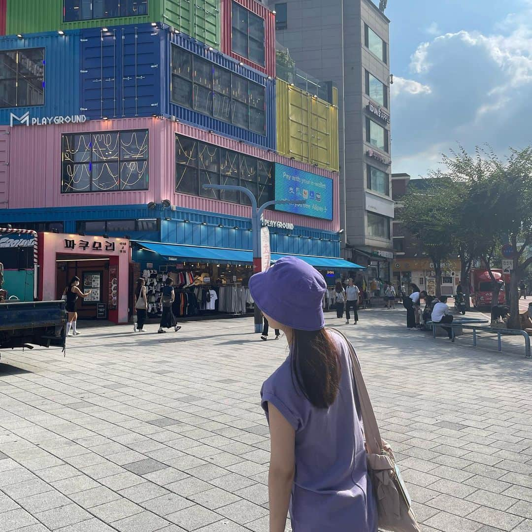 鵜川もえかさんのインスタグラム写真 - (鵜川もえかInstagram)「♥ 弘大のファッションストリート💜 #韓国旅行」9月18日 15時35分 - moeka__ukawa