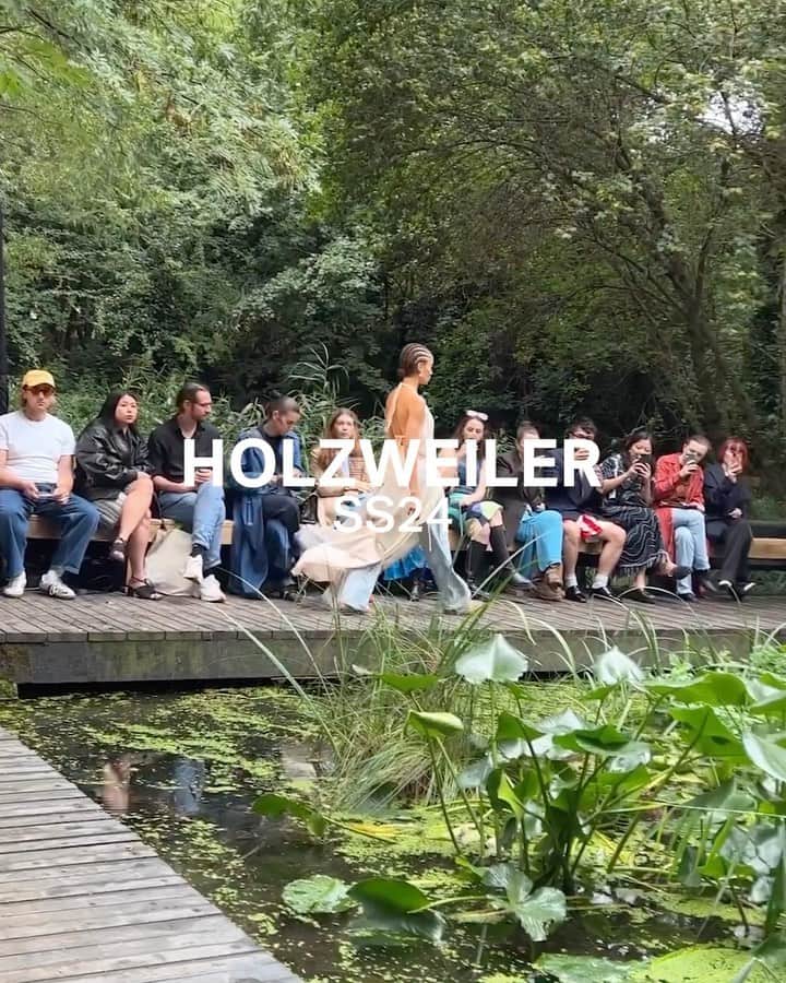 IMG Modelsのインスタグラム：「#RunwayRewind. ⏪ #Holzweiler’s #SS24 #LFW #fashionshow starring @wang.chenming @chanrans @__raquelbrito__ #KitPrice + @dohyunkims. 🇬🇧 #IMGmodels」