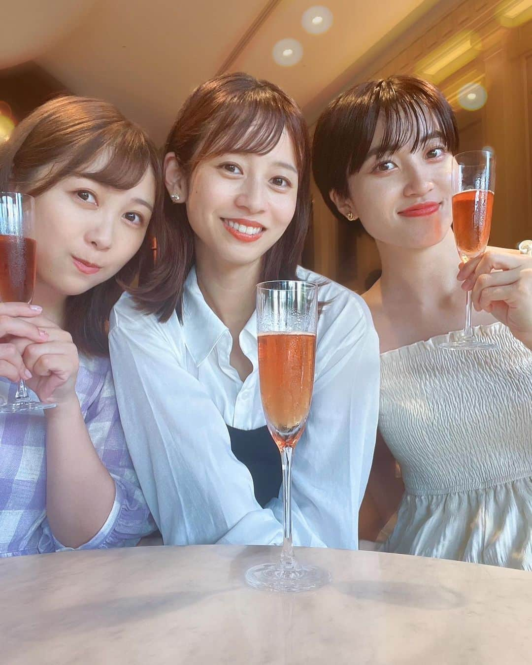 佐々木晴花のインスタグラム：「・ ・ お仕事仲間でもあり仲良しなお友達💗 @akane_sasaki_  @takezaki_ayaka   この前、たけちゃんとあかねっちのお誕生日をお祝いさせてもらったよん🎂 改めておめでとう🎉✨ また来年もお祝いさせてね🥰🌼  お顔が強くていつも可愛い～オーラある～って心の声が漏れてしまうんだ～🤤💭  そして中身も本当に魅力的で優しくて大好きな二人✨  いつも楽しい時間をありがとう✨ これからもよろしくね～✨  さて次はどこ行こう🥳🤟💭 ・ ・ ・ 心変わりの相手は私にしてみない？💎  《SNS》 🌻YouTube（２つやってます✌️） ⚫︎アラサーほろよい隊  ⚫︎はるはるチャンネル (ストーリーズハイライトから飛べます✈️） 🌻Twitter  @ Haru2nrun 🌻TikTok  @ haru2n.run ・ ・ #女優#俳優#ダンサー#RIZINガール #新人YouTuber  #YouTuber #チャンネル登録お願いします  #大人女子#ビール女子 #グルメ女子  #お酒好き女子 #お酒好きな人と繋がりたい  #ビール部 #お酒好きと繋がりたい  #アラサー女子#アラサー独身女子 #アラサー独女  #いいね歓迎 #フォロー大歓迎  #japanesegirl #instagood  #佐々木茜 #竹崎綾華 #佐々木晴花  #誕生日ランチ #誕生日ディナー  #スラッシュカフェ #スラッシュカフェ八芳園 #鉄板焼きあおやま」