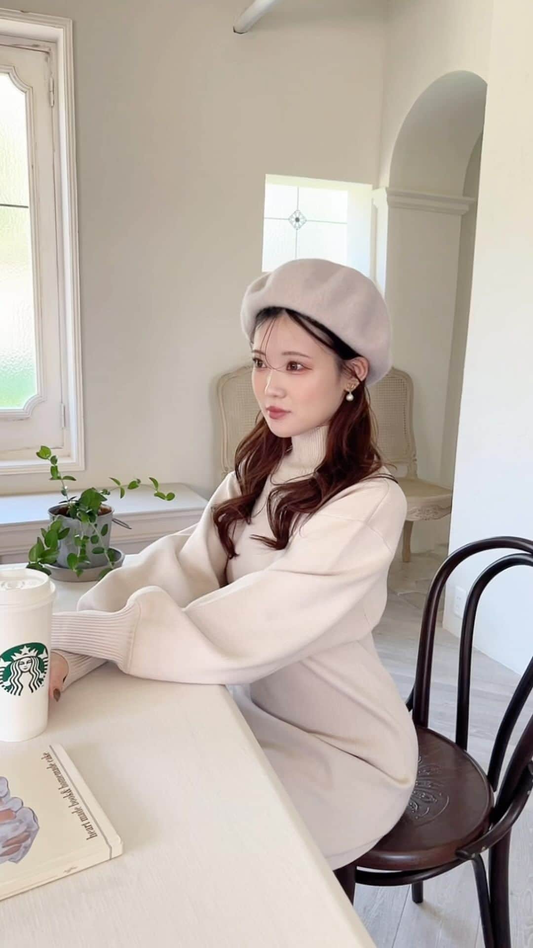 ミーアのインスタグラム：「シンプルで使いやすいワンピース🤍 今日なら¥1,000クーポンでなんと¥4,121(tax in)に…？！ お得すぎる✨🥺  #ootd #fashion #onepiece #シンプルコーデ #大人カジュアル #大人コーデ #きれいめカジュアル #きれいめコーデ #フェミニンコーデ #大人可愛い #ミニワンピース #あざとかわいい #miia #ミーア #ニットワンピース #モテコーデ #デートコーデ」