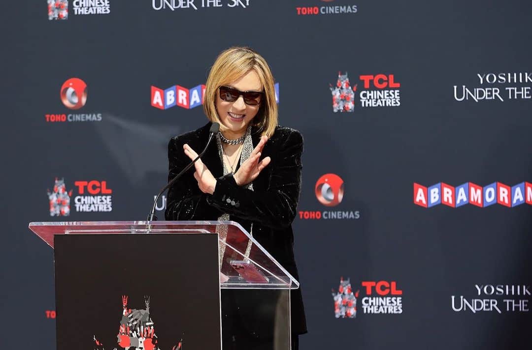 YOSHIKIさんのインスタグラム写真 - (YOSHIKIInstagram)「Still can't believe it! まだなんか信じられないような..! Thanx everyone.  Yoshiki  “Yoshiki’s legacy, etched in stone – literally. The international superstar has been immortalized in cement at the TCL Chinese Theatre in Hollywood, making history as the first Japanese artist to receive the honor since the tradition began in 1927.” - ABC News 「文字通り、石に刻まれたYOSHIKIの遺産。 国際的スーパースターはハリウッドのTCLチャイニーズ・シアターでセメントで不滅の名を刻まれ、1927年にこの伝統が始まって以来、この栄誉を受け取った初の日本人アーティストとして歴史を刻んだ。」  #yoshiki #chinesetheatre #hollywood #tclchinesetheatre #ceremony #xjapan   Now come see me live! Tokyo Garden Theater Oct 7th, 8th, 9th Royal Albert Hall, London Oct 13th Dolby Theater, Los Angeles Oct 20th Carnegie Hall, New York Oct 28th」9月18日 16時11分 - yoshikiofficial