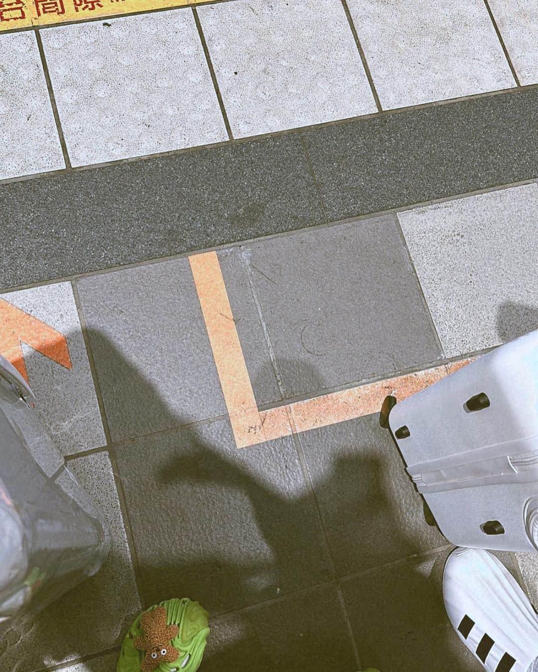 峮峮さんのインスタグラム写真 - (峮峮Instagram)「🧚‍♀️✨ . . . 忘了說 謝謝大家的入圍祝賀🩶 可以開香檳慶祝了 YAAAAA((៸៸⩊៸៸)𖥔 ࣪」9月18日 16時25分 - qun_04