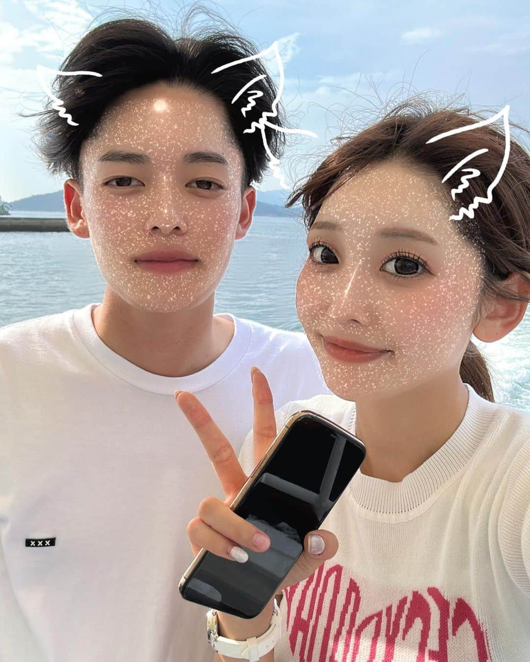 ななぺろのインスタグラム：「宮島⛩やっと行けた~🫎  安定に暑いし人がすぎたけど 牡蠣🦪沢山食べれて幸せでした💞 そして人生で1番と言ってもいいくらい惹かれた置物にも出会えて とても良い一日でした🧡  家族サービスありがとう  #今日からもやし生活  #すんません   #宮島  #広島  #miyajima  #牡蠣」