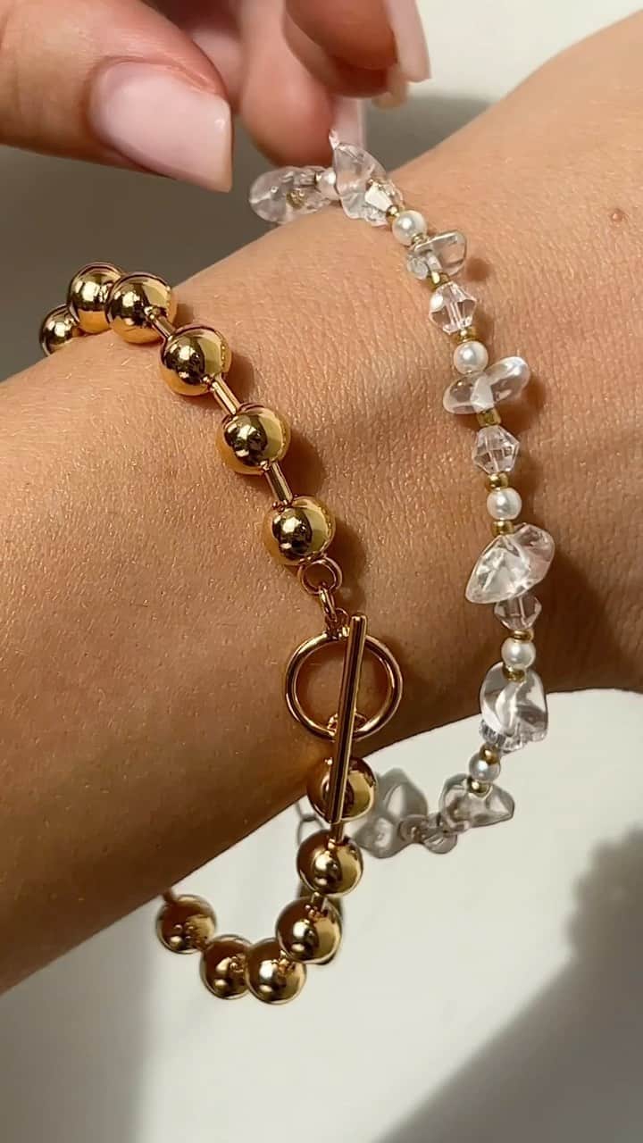 オレリアのインスタグラム：「Your daily dose of sparkle and shine」