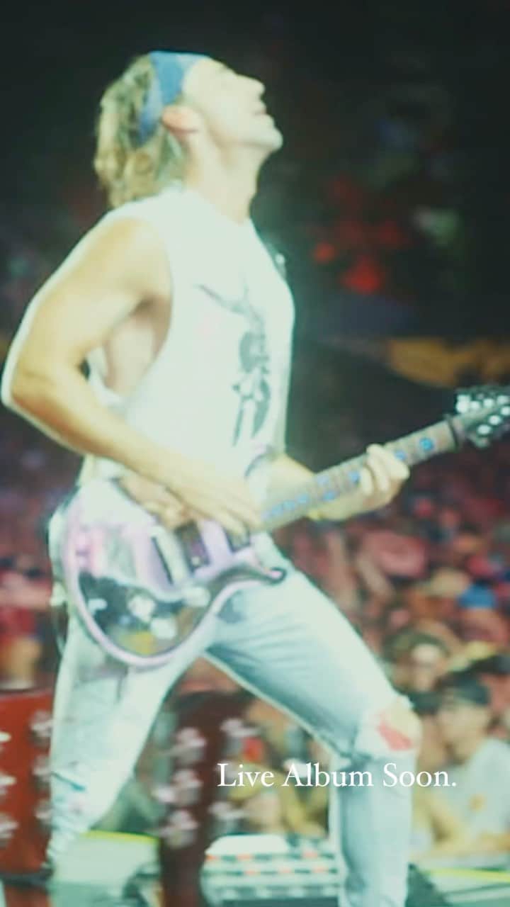ジェイク・オーウェンのインスタグラム：「Y’all have been askin’…. Live Album comin soon.」