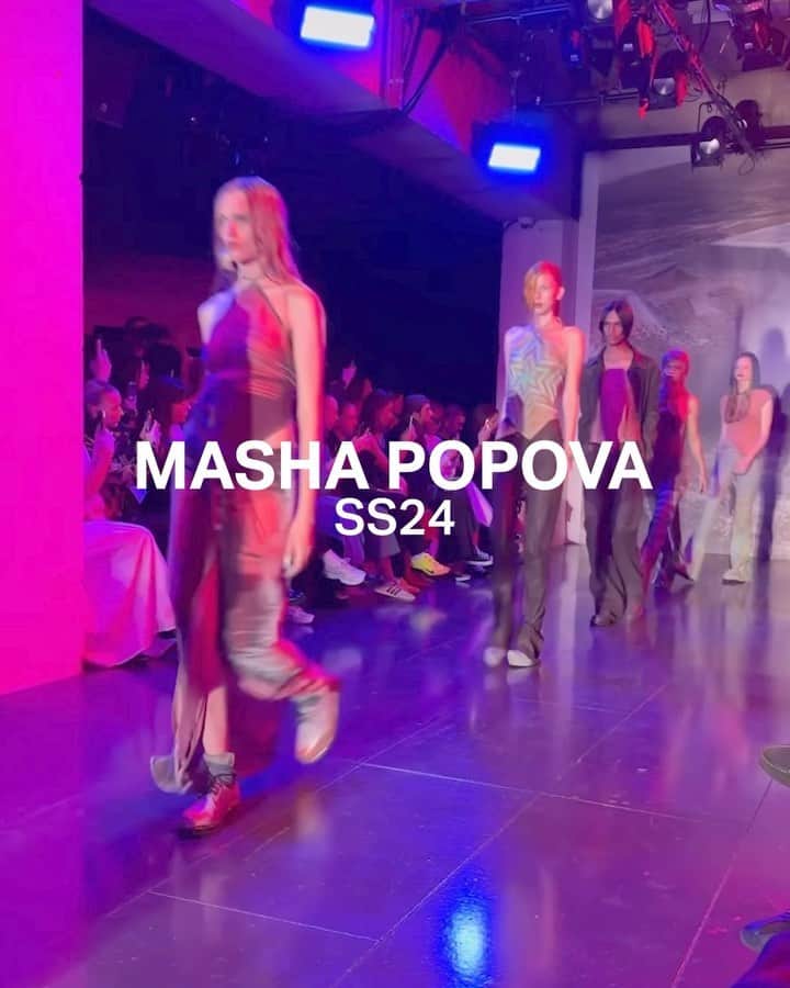 IMG Modelsのインスタグラム：「#RunwayRewind. ⏪ #MashaPopova’s #SS24 #LFW #fashionshow starring @lauralekysha @bretaseduarda + @marcovarcoe. 🇬🇧 #IMGmodels」