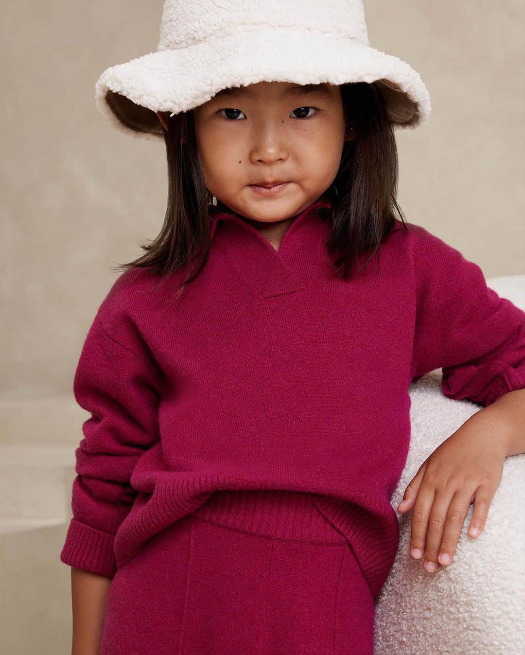 Banana Republic さんのインスタグラム写真 - (Banana Republic Instagram)「Playful and modern — our new baby and toddler styles are made for celebrations big and small. Discover soft cashmere sweaters, matching sets, plush corduroy dresses and more via the link in bio. #BRBaby」9月19日 2時54分 - bananarepublic