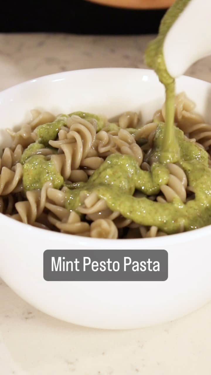 YAMAMOTOYAMA Foundedのインスタグラム：「Get ready for a fresh and exciting taste with our Mint Pesto Pasta recipe!  We have reinvented the concept of pasta by combining it with the vibrant essence of our Mint Green Tea.  Each bite is a refreshing journey that awakens your senses.  Click on our link in bio to shop!」