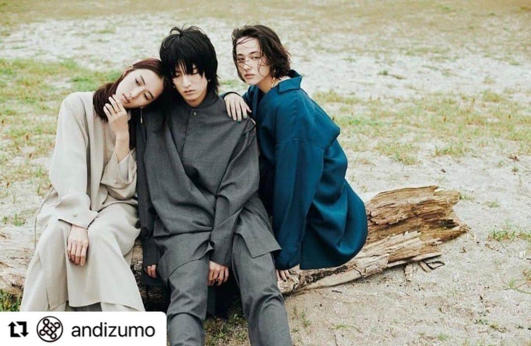 桐山マキさんのインスタグラム写真 - (桐山マキInstagram)「. . . NEW VISUAL  @andizumo   隔たりなく 年齢、性別関係なく オシャレを楽しめるってステキ♡  とても 素晴らしいコンセプトで 素晴らしく身体に優しい 出雲の材料で 拘りぬかれて作られている💅  全部好き♡  こちらの撮影の日 お隣の可愛い20代のモデルさん達  お若い方の横に並んでの撮影 ビクビクしたのは秘密🤫  #andizumo #出雲 #身体に優しい素材 #ほぼ水でできている #お湯でオフ  #モデルのおしごと #💅」9月19日 2時54分 - maki_kiriyama