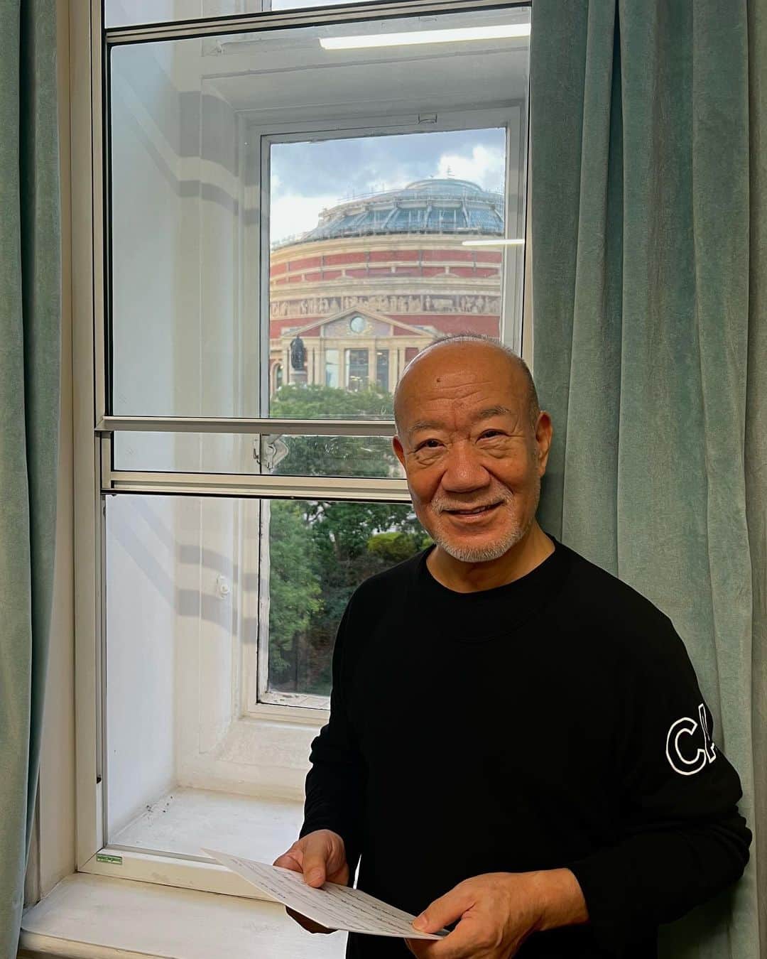 久石譲のインスタグラム：「Piano practice at Royal College of Music  I am excited for Wembley shows! #joehisaishi #wembley #london #royalalberthall #royalcolledgeofmusic」