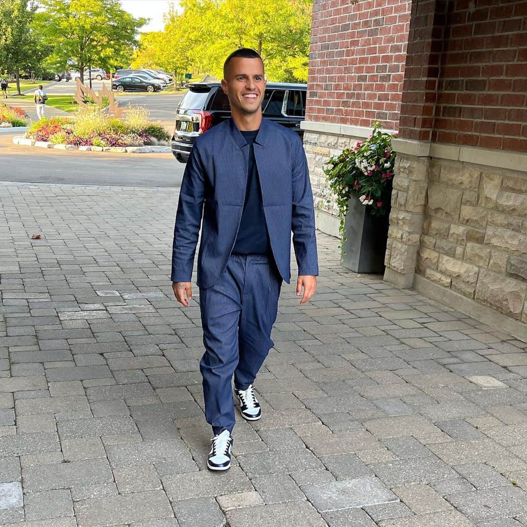 セバスティアン・ジョヴィンコのインスタグラム：「"yo papà you're dripping to the max"   cit. Jacopo」