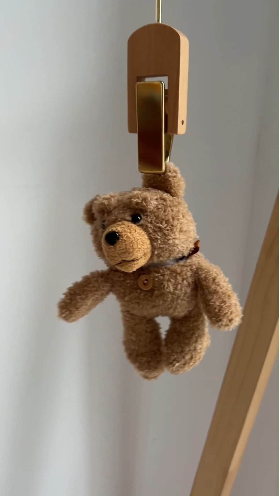 SHEINのインスタグラム：「Meet the new best buds for your earbuds! 🧸🎧🎶 Our teddy pocket pals help you carry your tunes safe and sound (and cuddly cute) 😍  🔎14700044  #SHEIN #SHEINforAll #SHEINstyle #fashion #chic #saveinstyle」