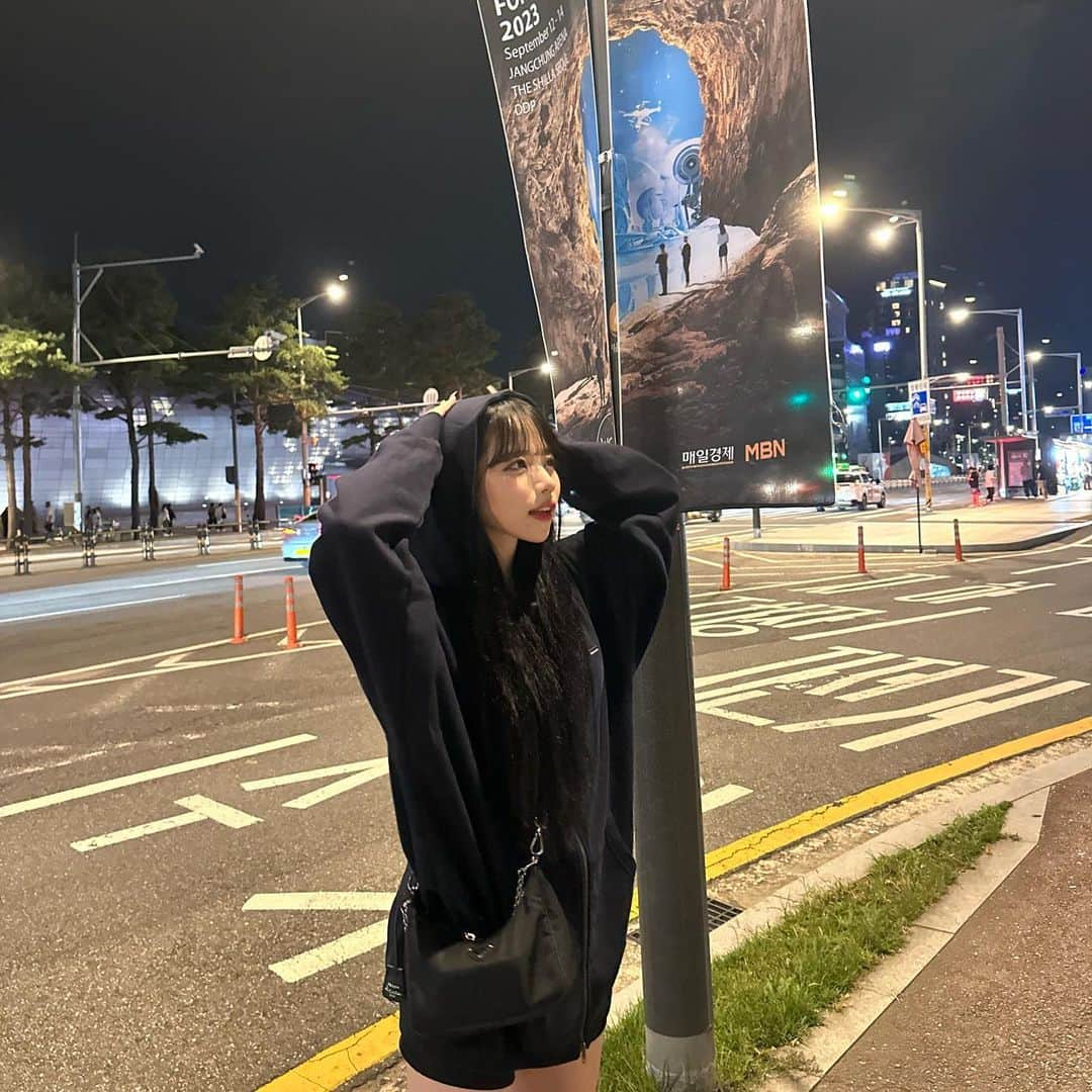 のインスタグラム：「韓国の夜！- ̗̀☾⋆ ̖́-」