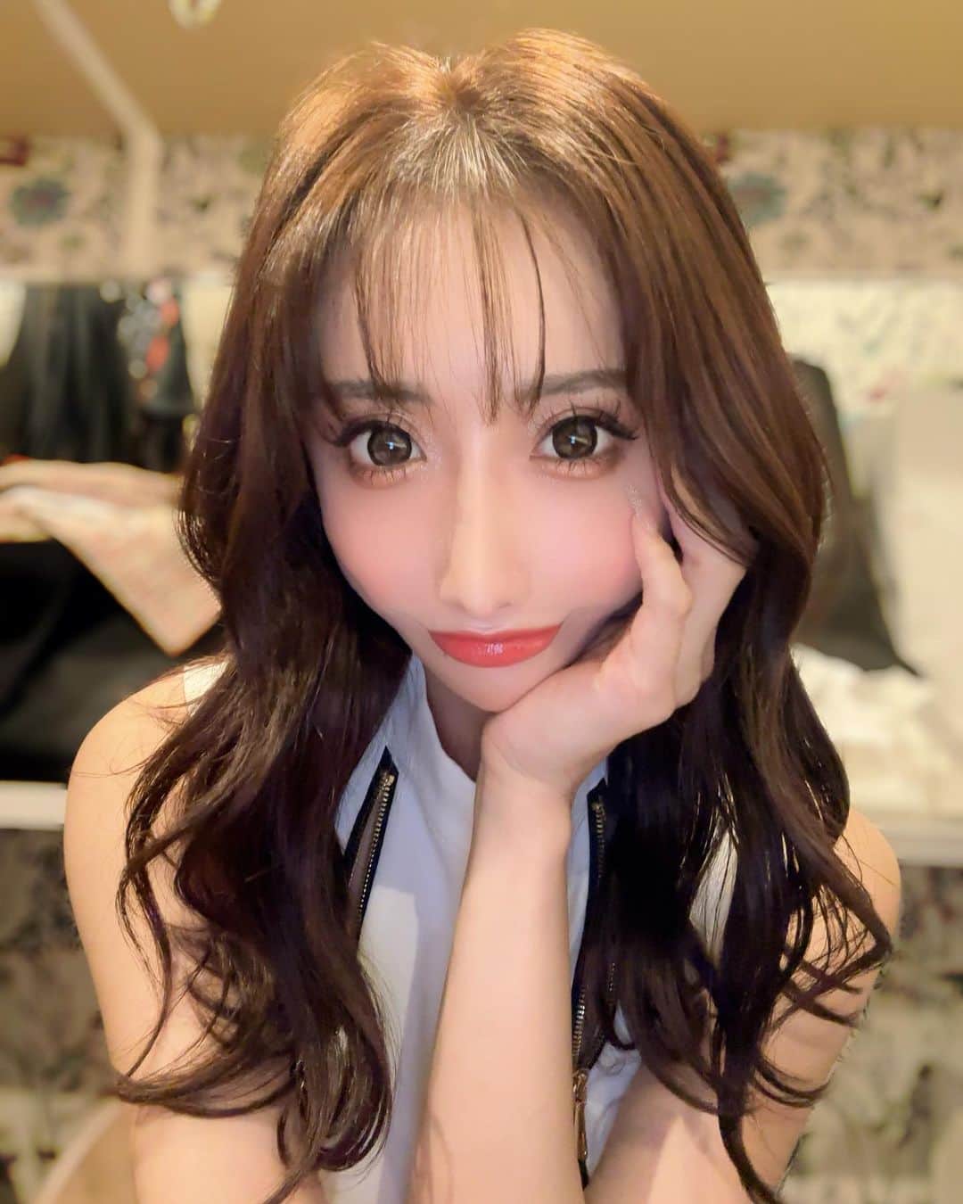 鳳まりあのインスタグラム：「🩵🩵  #錦3#キャバクラ#キャバ嬢#GLAMOROUS#鳳まりあ#お酒飲めないキャバ嬢」