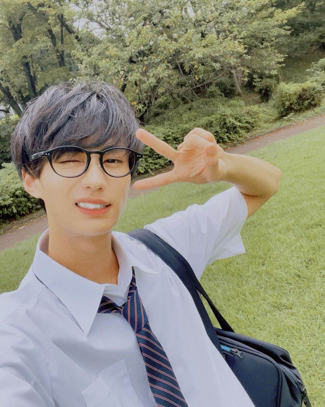 小林希大さんのインスタグラム写真 - (小林希大Instagram)「リアルに同じ学校だったらどーする？🙃💭🏫  とある撮影でした📸お楽しみに〜❕ #制服 #公園」9月18日 18時39分 - kidai_kobayashi