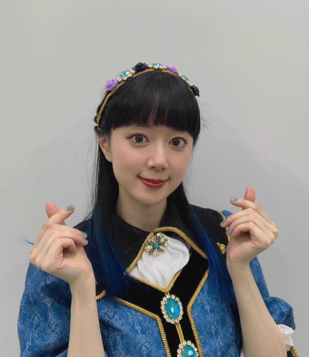 工藤晴香のインスタグラム：「Roselia単独LIVE  Farbe ありがとうございました！！！ 1年ぶりの単独LIVEでしたね。  カラフルなステージ、カラフルな衣装、カラフルな客席、最高でした。  バッタバタな中、最高に仕上げてくれた @_____hm.mym_____  殿に大感謝！！！  #bangdream #バンドリ  #roselia」