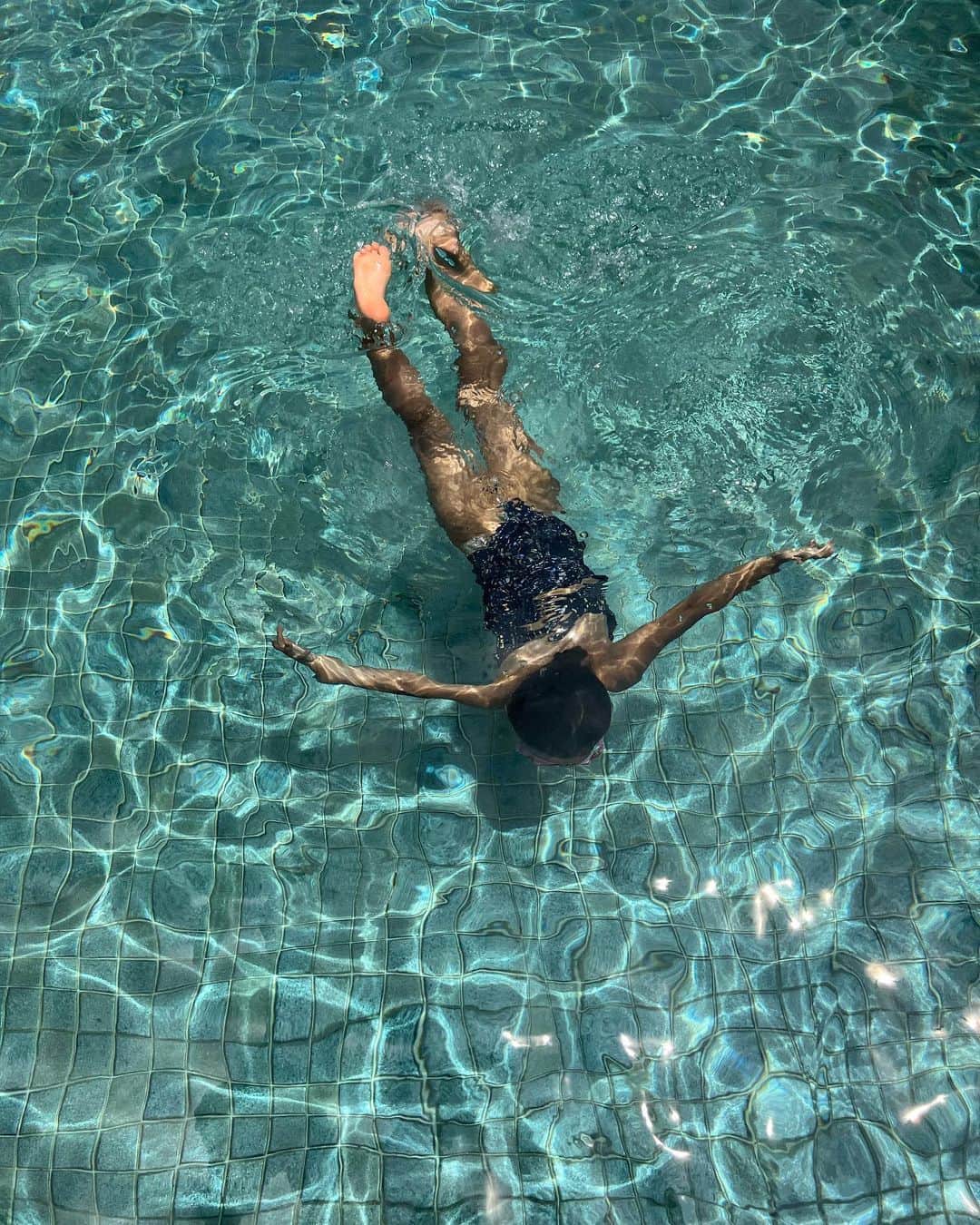 亜弥さんのインスタグラム写真 - (亜弥Instagram)「🌺👙👒🌴🌞🦋 ここのHotelにして良かった🤍  #ベトナム #ダナン #子連れ旅行  #Villaって最高 #毎日プール #寝ても起きてもプール」9月18日 18時59分 - _ayaaa19_