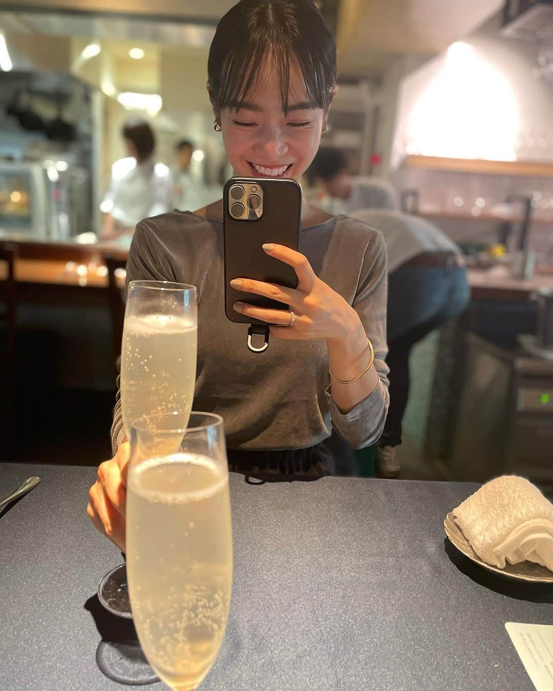 森田麻恵さんのインスタグラム写真 - (森田麻恵Instagram)「今年も親友とバースデーランチへ🥂  焼きたてのフィナンシェの美味しさに感動しながら、おしゃべりして👯‍♀️  こうして長年ずっと一緒にお祝いできてほんとに嬉し！  少し早いけどおめでとう❤︎ @akemigondo   #birthdaylunch  #bestie」9月18日 19時03分 - morita_mae