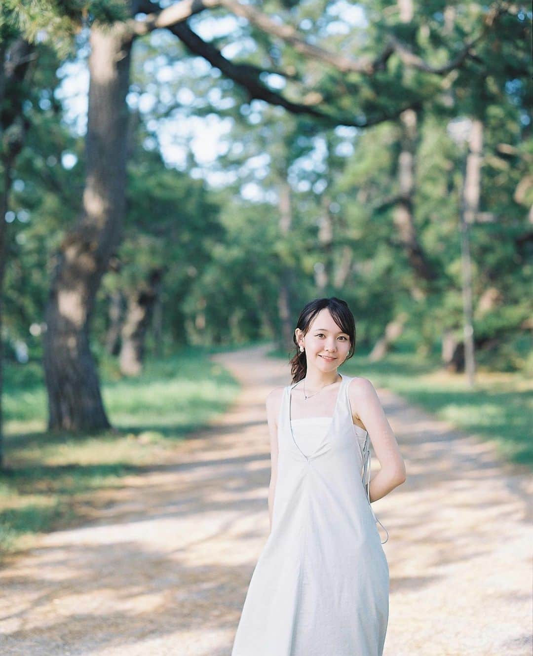 Masaのインスタグラム：「.  ▶︎▶︎▶︎ Swipe  All：Pentax6x7  Super Takumar 105mm F2.4 #pro400h  髪の毛束ねるとまた違った印象😌  撮影日 : 2023年8月22日  #まさペン#エビプリ #pentax6x7 #pentax67 #バケペン #中判フィルム #film #filmcamera #filmphotography #フィルム #フィルムカメラ#フィルム写真 #igersjp #portrait #ポートレート #filmisnotdead #京都 #天橋立」