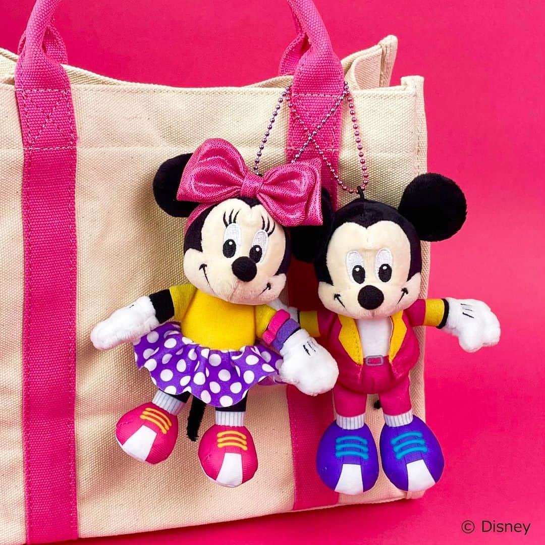 プラザ/PLAZAさんのインスタグラム写真 - (プラザ/PLAZAInstagram)「PLAZA・MINiPLA限定アイテム🩷💙  Disney(ディズニー) ボールチェーンマスコット 各¥1,980(税込) レトロポップな衣装を着たマスコットが登場✨お気に入りのバッグに付けて、いつでも一緒💗 ミッキーマウスとミニーマウス、両方そろえたくなる可愛さです🫶  #Disney #ディズニー #ミッキーマウス #ミニーマウス #マスコット #キーホルダー #PLAZA #プラザ #MINiPLA #ミニプラ #プラザ購入品 @plazastyle @disneyshoppingjp」9月18日 19時15分 - plazastyle